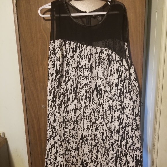 Summer dress - Picture 1 of 2